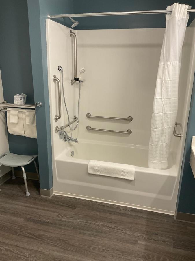 Woodspring Suites Dearborn Detroit Exterior foto