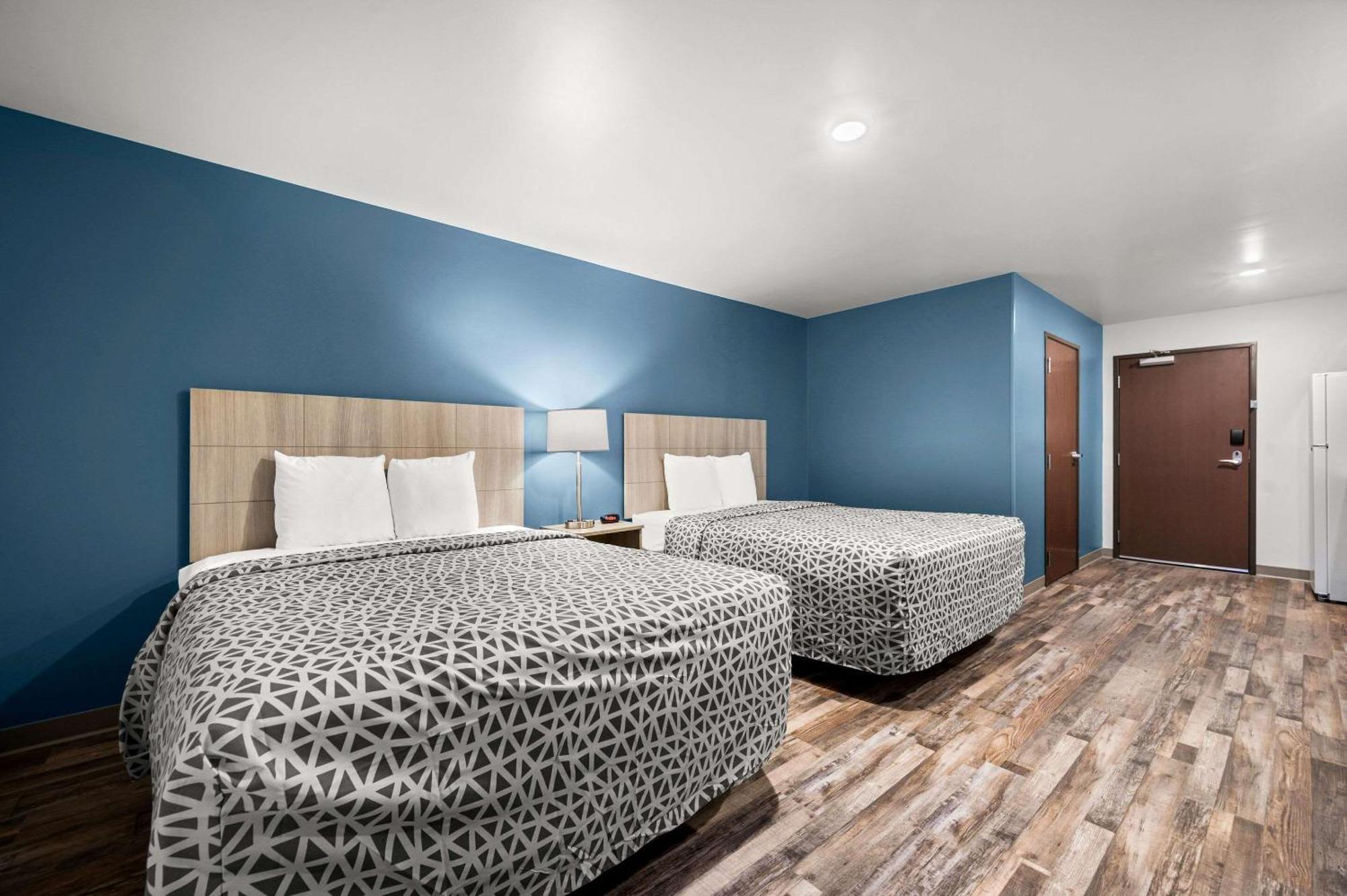 Woodspring Suites Dearborn Detroit Exterior foto